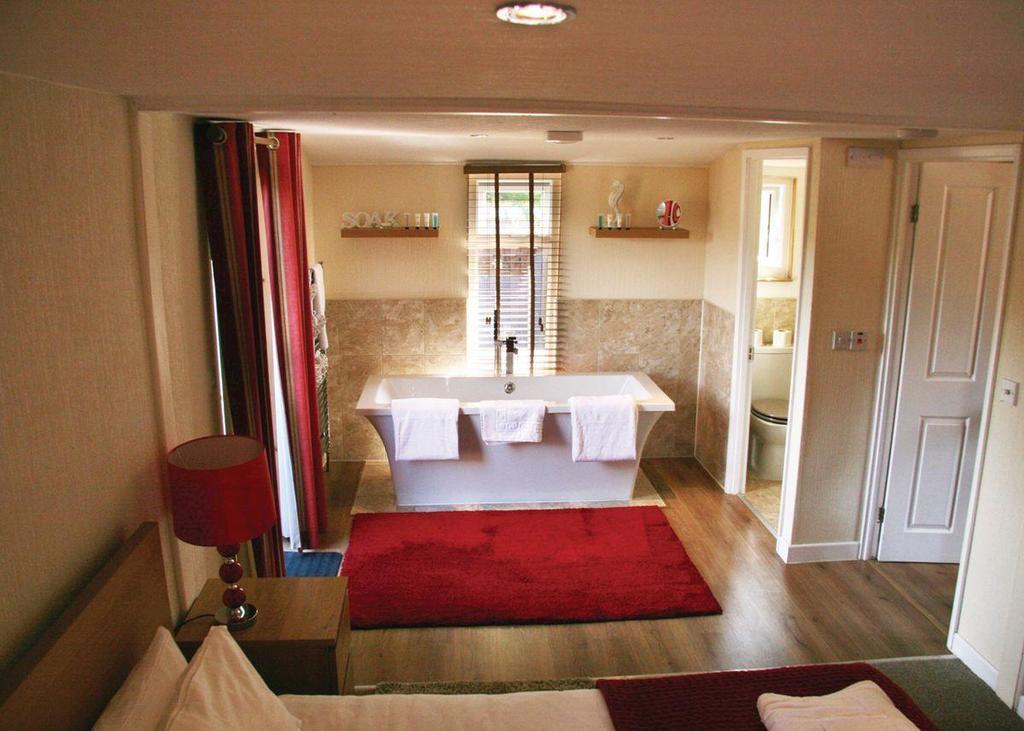 Weston Wood Lodges Melbourne  Eksteriør billede